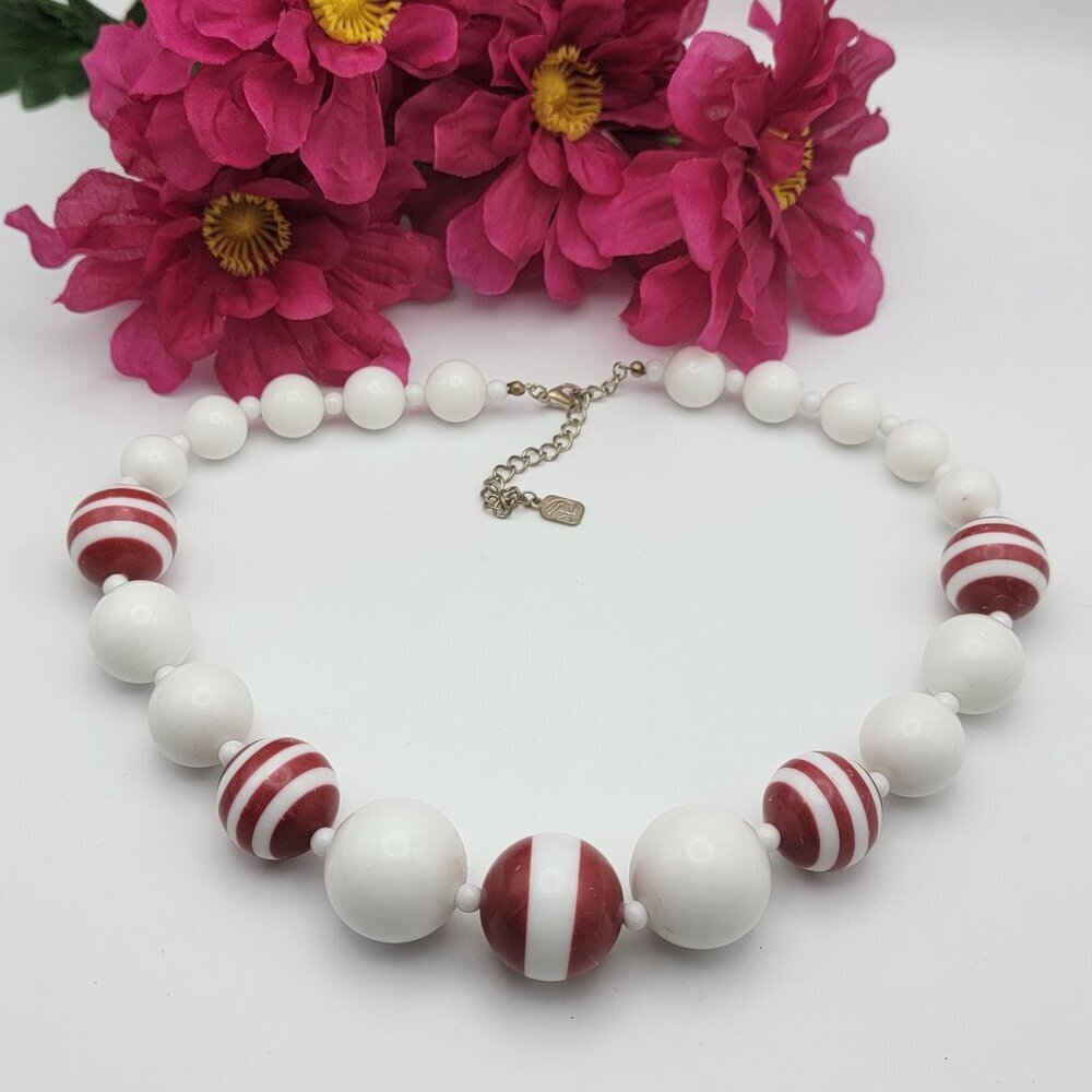 White And Red Striped Chunky Plastic Bead Necklace 19 In Vintage Retro You And I